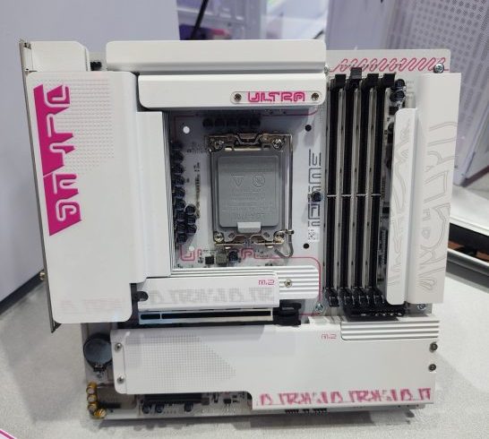 معرفی کارت گرافیک Colorful RTX 5080 نسخه DOOM