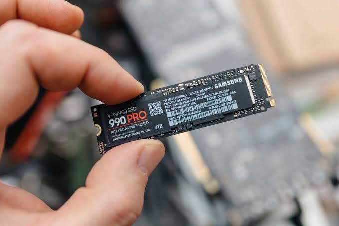 فرق اس اس دی با هارد